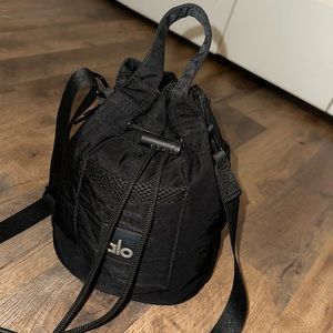 Alo yoga body bucket bag